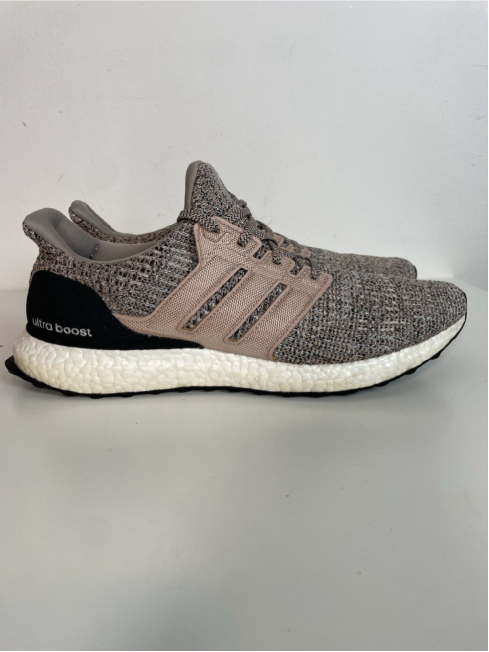 Adidas UltraBoost 4.0 Ash Pearl Men’s Size 11.5 Sneakers Running Walking Shoes